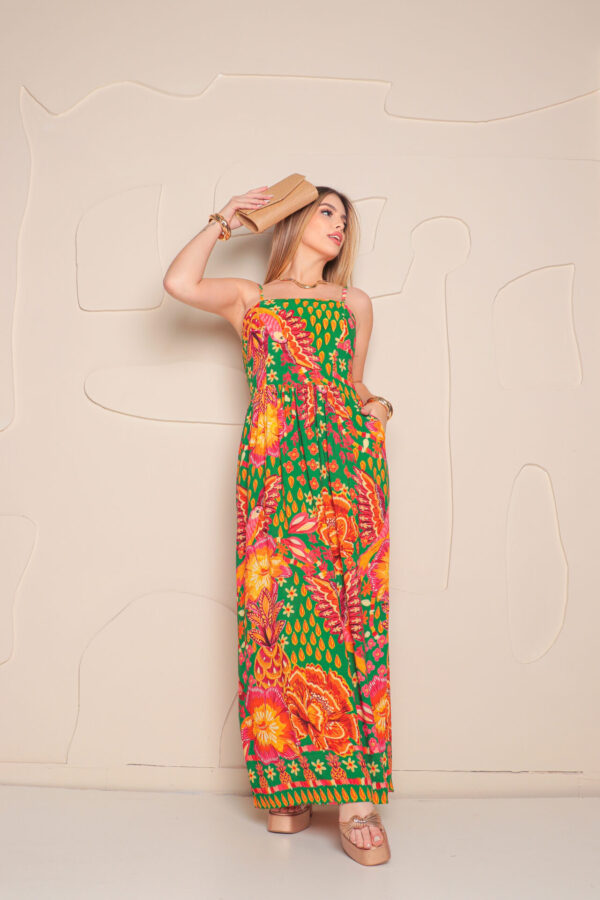 Vestido Longo Pétalas no Ar